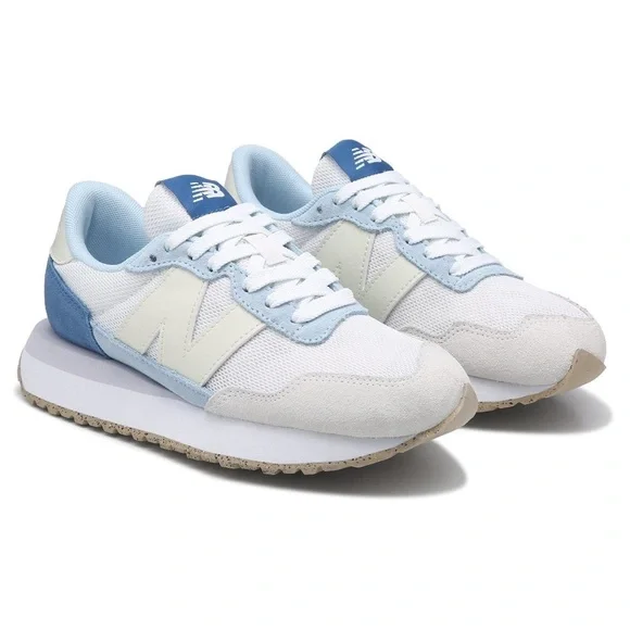 NWOT New Balance Women's 237 Sneaker Size 6.5 - Picture 1 of 11